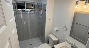 Elegant Comfortable Escape with Fast WiFi - Image 2