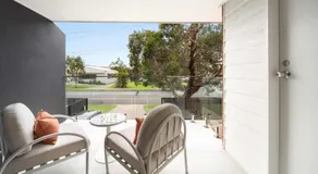Coolum Coastal Abode - Pet-Friendly Walk to Beach - Image 3