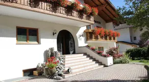 Aparthotel Garni Haus Hubertus - Image 2