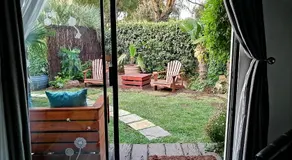 Roxy's Rest Guest House - Image 2
