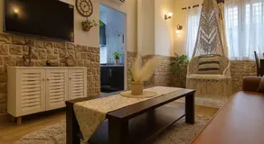 Boho paradise Luxurious 2bhk apartment near thalassa - Image 2