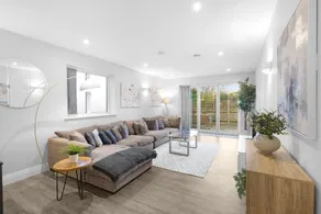 The Isleworth Garden Retreat 3BR 2BA with Gated Parking - Image 4