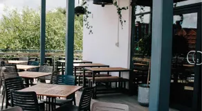 The Swan Guesthouse - Image 2