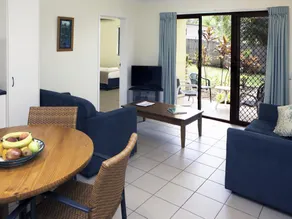 Palms at Trinity Apartment - Image 2