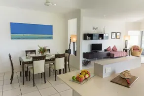 Noosa River Gardens - Image 2