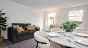 1A Central Bedford Apartment - Image 4