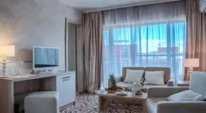 Platinum Hotel & Casino - Image 2