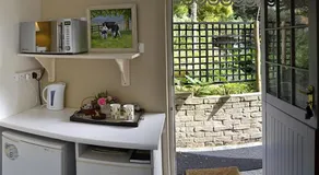 A Garden Suite B&B - Image 4