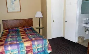 Interstate Motel - Image 5