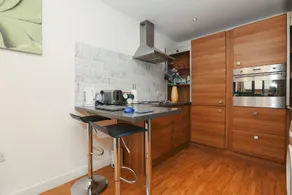 3G Lodge & Lets City Centre Apartment - Image 3