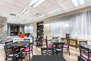 Quality Inn near Speedway - Image 5