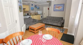 The Hilton Retreat - Image 3