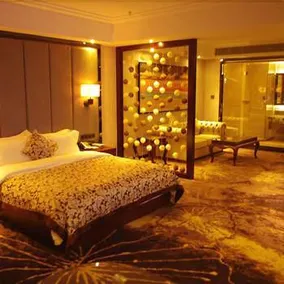 South Bay Hotel - Image 2