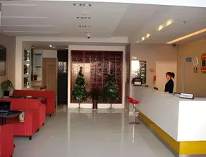 Super 8 Hotel Zhenjiang XueFuLu - Image 3
