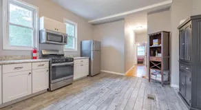 Wonderful Home Close to Downtown Chicago - Free Parking - Image 3