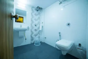 Hotel Plaza Heights - Image 3