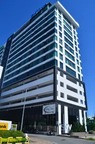Cozy Living Sky Apartment - Image 3