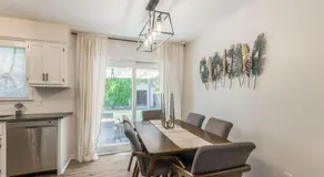Large 4BR Home, Garage Short & Long Stay - Image 4