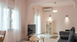 Morpheas Apartment in Central Myrina - Image 2