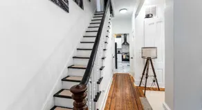 4BR Historic Victorian Townhouse with BBQ & Yard - Image 3