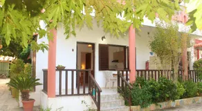 Maria's Apartments - Image 2