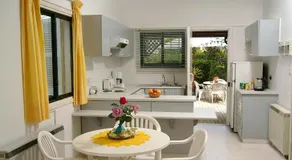 Sunbay Apartments - Image 3