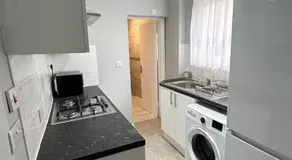 One Bedroom Apartment Near Heathrow Airport & London - Image 3