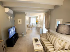 Villa in Bologna with Private Pool & Views - Image 3