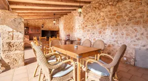 Lodge avec terrasse, piscine et barbecue | Vue jardin - Image 5
