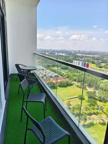 GreenHaven High Level 1BR 6pax, PetFriendly I Unblock Pool View, Netflix & Coway I Permas CIQ - Image 5