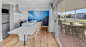 Kilsby Sinkhole & Accommodation - Image 3