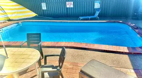 Golden Grain Motor Inn - Image 3