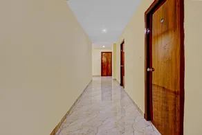 Hotel O Ab Residency Near Miraj Cinemas - Shalini Shivani - Image 5