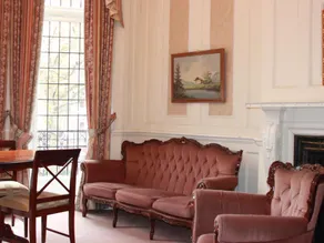 Kensington Court ApartHotel - Image 4