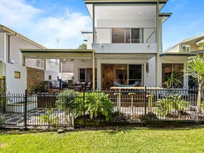 Spacious 3-Bed Home with Patio Near Beach - Image 5