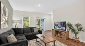 3BR Townhome/Close to Mayo and Beaches! - Image 2