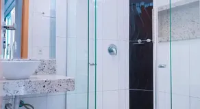 Sobrado amplo bem localizado em cascavel 1 suíte mais dois quartos ate 5 pessoas - Image 2