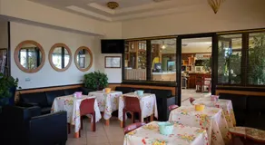 Hotel Ping Pong - Image 4