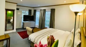 Table Mountain Cottage - Image 2
