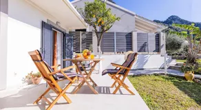 AD HOMES - Image 4