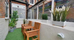 Brightwater Modern Ground Floor, 2 bedroom Apartment, with games, chill out room - Image 5