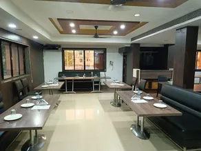 Hotel Knight Inn Airport - Image 4