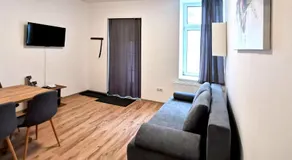 Bacher Apartment - Image 2