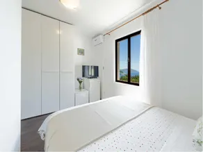Guest House Rooms Rose- Chambre Double Confort avec Balcon et Vue sur la Mer - Image 4