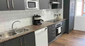 Piso 3 habitaciones, centro de Colombres hasta 8 personas - Image 2