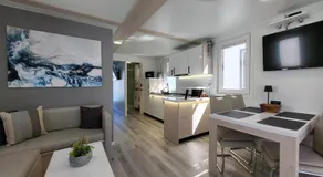 Floating House Marina Pearl - Image 3