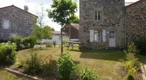 Gîte charmant pour 8 pers à Rauret avec cheminée, terrasse et accès "Tourisme et Handicap" - FR-1-582-186 - Image 4