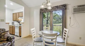 Cedarbrook Deluxe Two Bedroom Suite with outdoor heated pool 21202 - Image 5