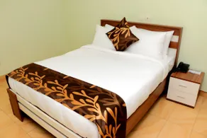 HOTEL LAVAL - Image 2