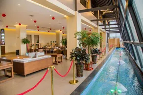 Lakeside Hotel - Image 3